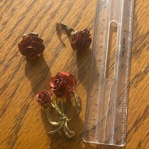 Elegant Rose Jewelry Set in Red and Gold